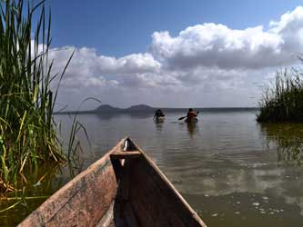 Canoas en Lago Jipe