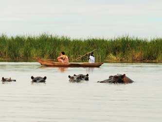 Montagnes Pare et au lac Jipe